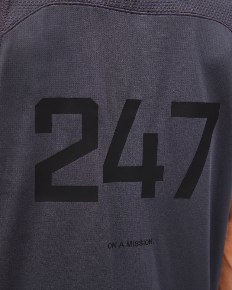 247M100290-44_MATERIAL_LIGHTWEIGHT_FABRIC.jpg