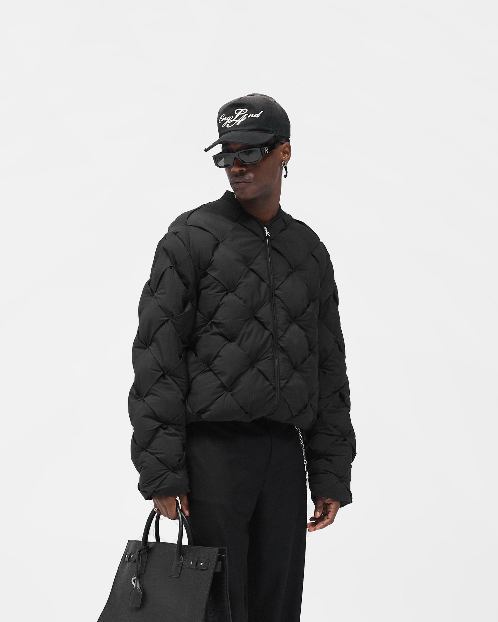 Pillow_Puffer_-_Jet_Black_02.jpg