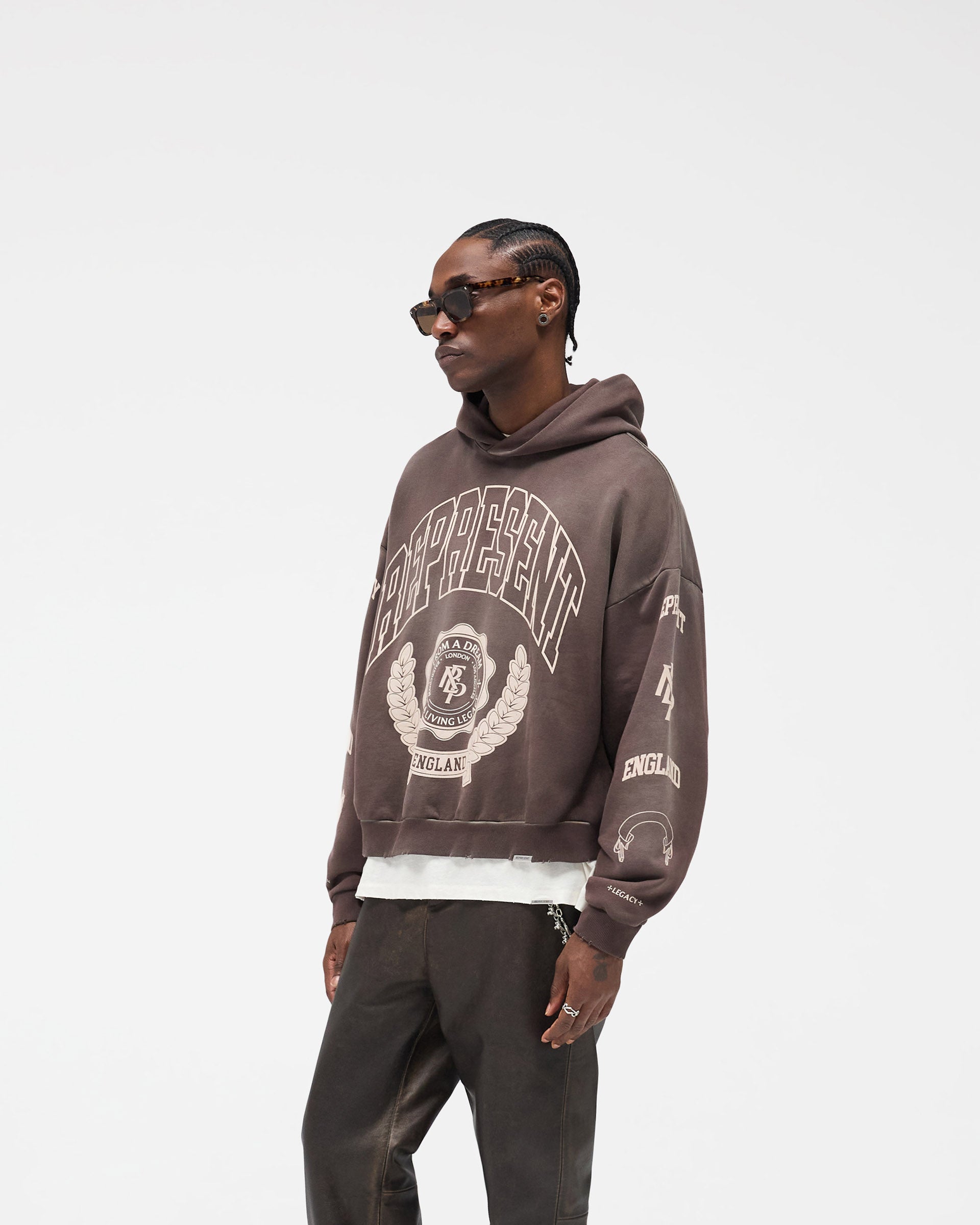 Represent_Legacy_Crest_Hoodie_-_Nero_02.jpg