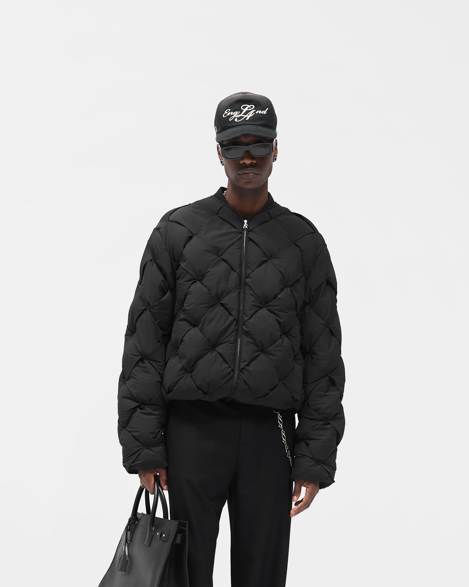 Pillow_Puffer_-_Jet_Black_03.jpg