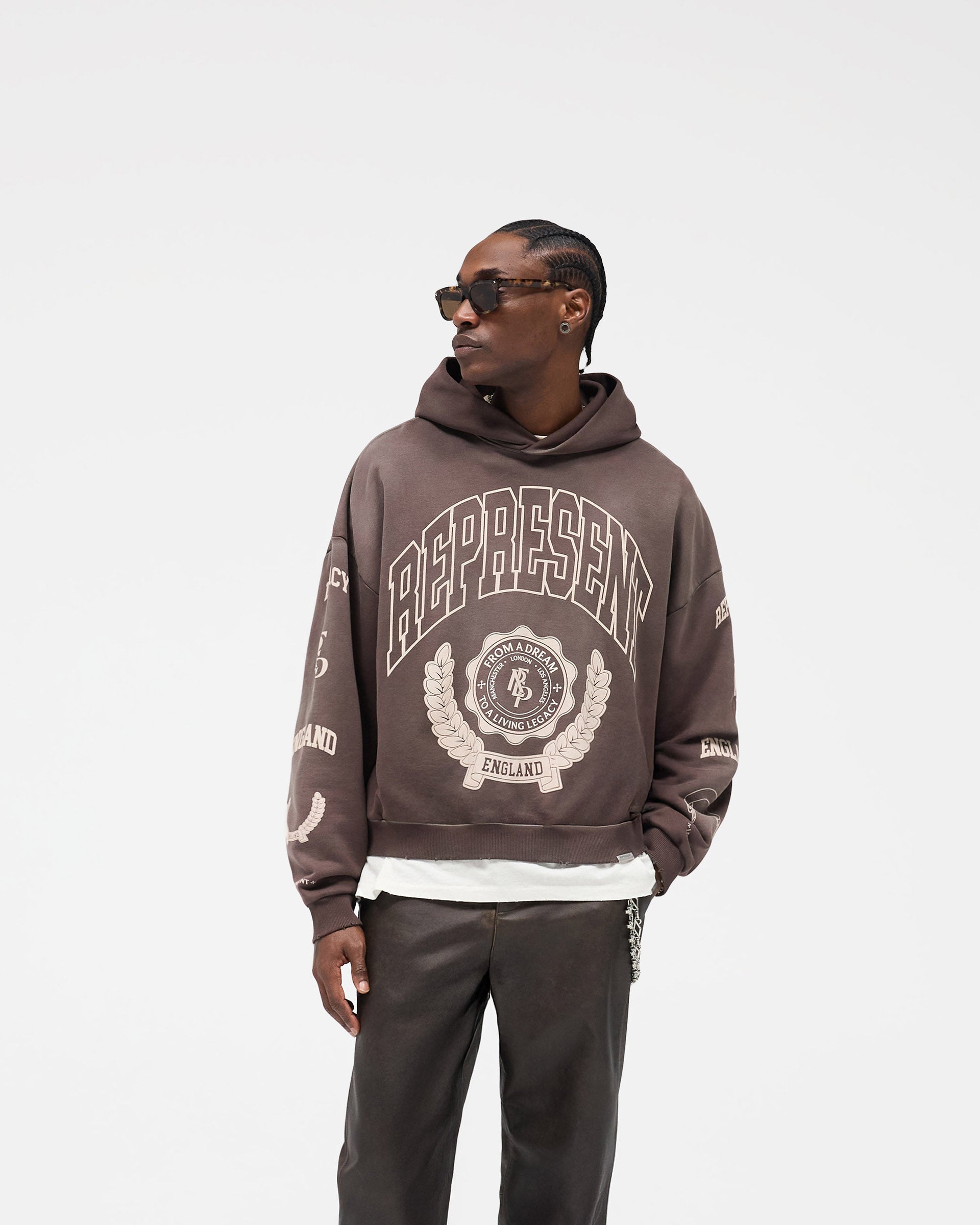 Represent_Legacy_Crest_Hoodie_-_Nero_03.jpg