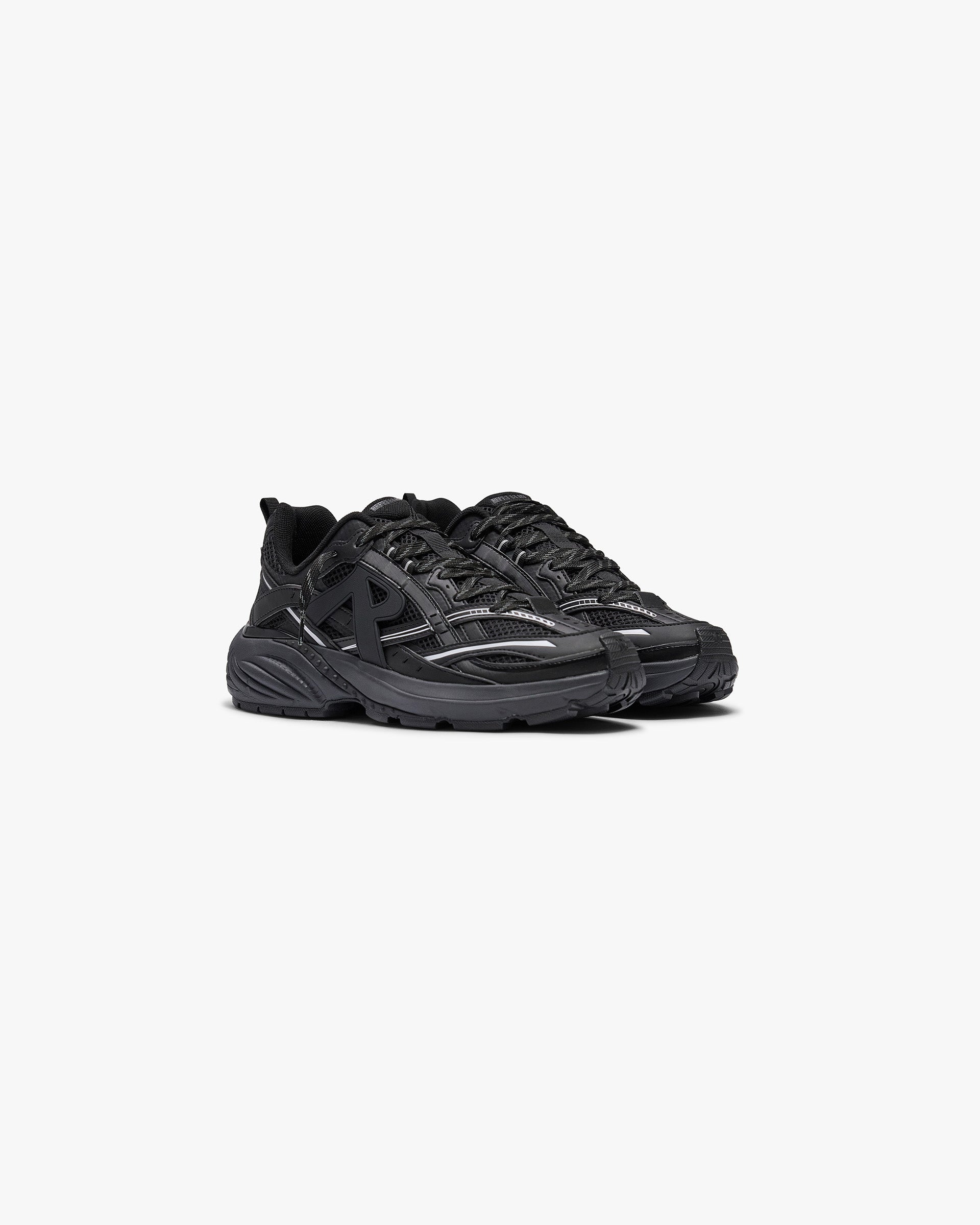 Storm_Runner_-_Triple_Black_02.jpg